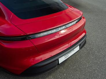 Porsche Taycan Turbo S — photo 4