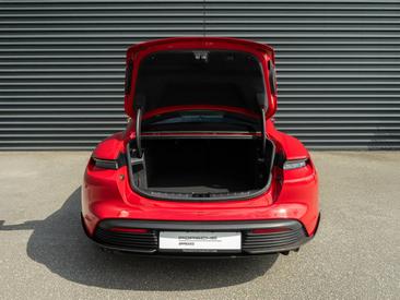 Porsche Taycan Turbo S — photo 6