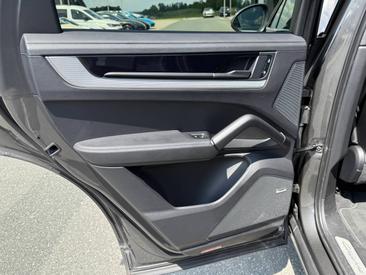 Porsche Cayenne III Coupé — photo 24