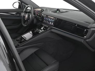 Porsche Panamera III 4 E-Hybrid — photo 16