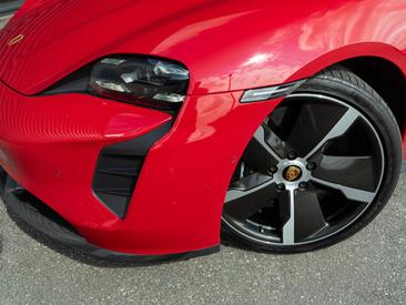 Porsche Taycan Turbo S — photo 12