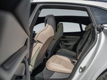 Porsche Taycan 4 Cross Turismo — photo 13
