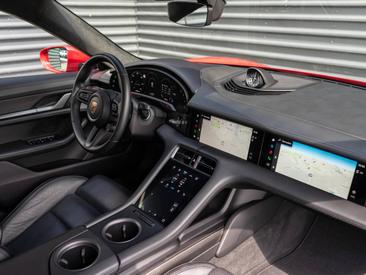 Porsche Taycan Turbo S — photo 19