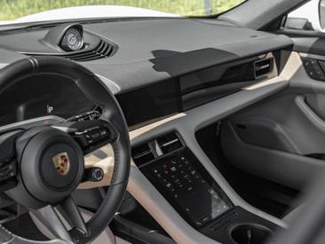 Porsche Taycan 4 Cross Turismo — photo 17