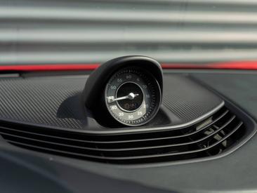 Porsche Taycan Turbo S — photo 26