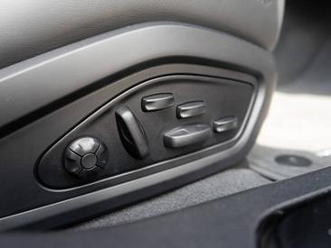 Porsche Taycan Turbo S — photo 28