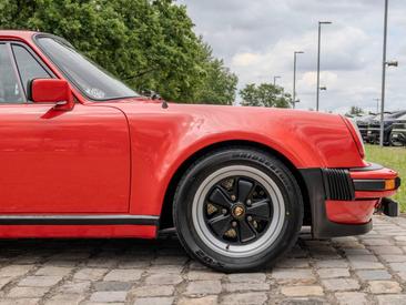 Porsche G-Modell I Turbo 3.3 Coupé — photo 16