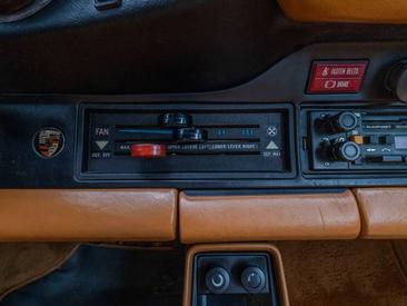 Porsche G-Modell I Turbo 3.3 Coupé — photo 26