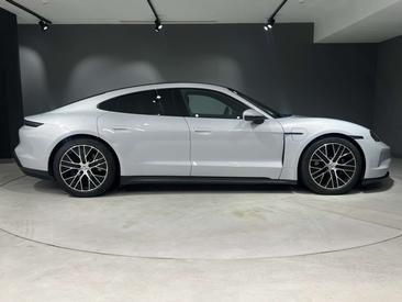Porsche Taycan — photo 6
