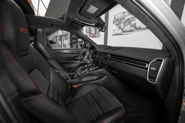 Porsche Cayenne III GTS — photo 3