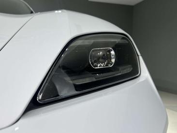 Porsche Taycan — photo 16