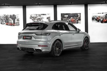 Porsche Cayenne III GTS — photo 9