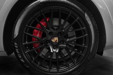Porsche Cayenne III GTS — photo 13