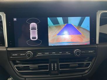 Porsche Macan Electrique S — photo 18