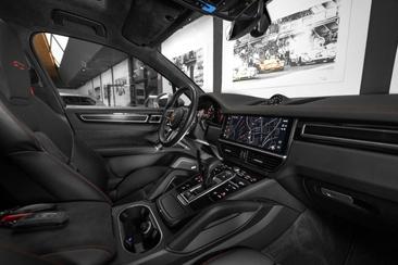 Porsche Cayenne III GTS — photo 16