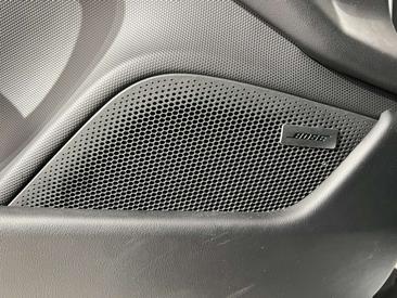 Porsche Taycan — photo 31