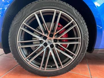 Porsche Macan Electrique S — photo 22