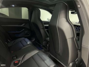 Porsche Taycan — photo 37