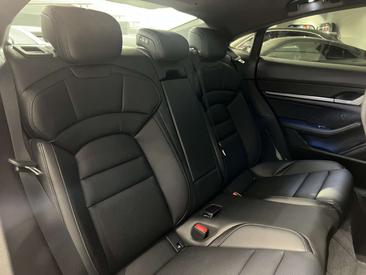 Porsche Taycan — photo 38