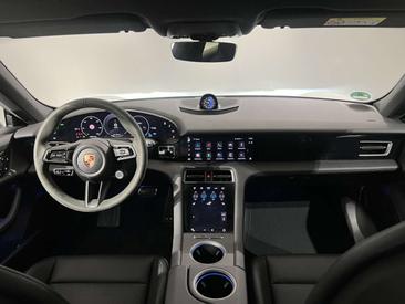 Porsche Taycan — photo 40