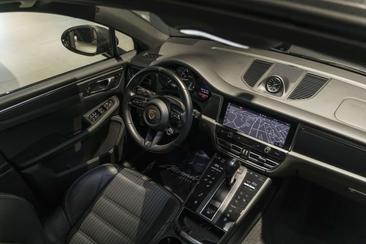 Porsche Macan Electrique T — photo 20