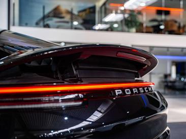 Porsche 992 I Carrera 4 — photo 9