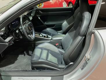 Porsche 992 I Carrera 4S — photo 8