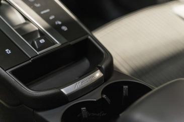 Porsche Macan Electrique T — photo 30