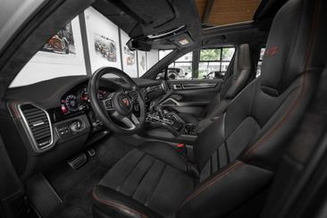 Porsche Cayenne III GTS — photo 38
