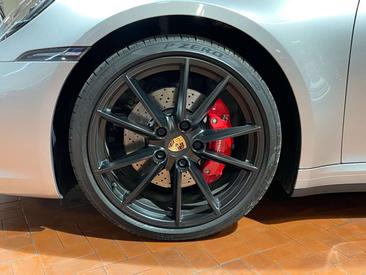 Porsche 992 I Carrera 4S — photo 14