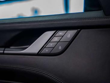 Porsche 992 I Carrera 4 — photo 16