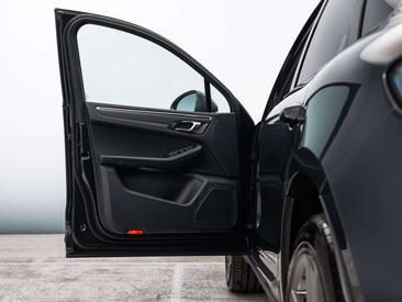 Porsche Macan Electrique T — photo 14