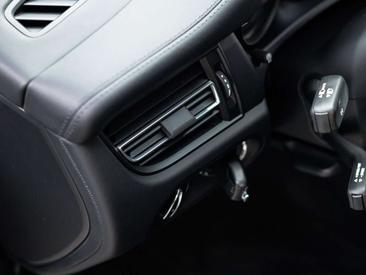 Porsche Macan Electrique T — photo 21