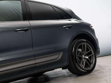 Porsche Macan Electrique T — photo 33
