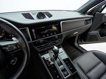 Porsche Macan Electrique T — photo 40