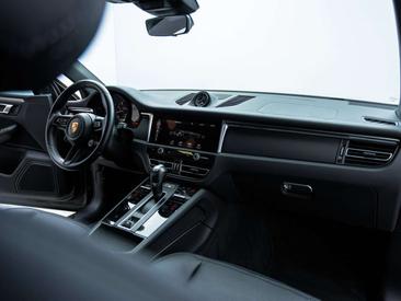 Porsche Macan Electrique T — photo 44