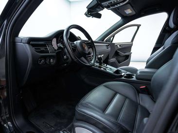 Porsche Macan Electrique T — photo 49