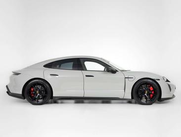 Porsche Taycan GTS — photo 9