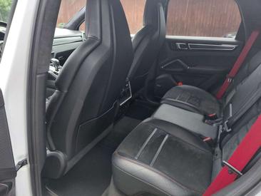 Porsche Cayenne III GTS — photo 7