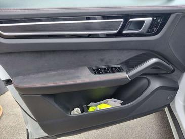 Porsche Cayenne III GTS — photo 8
