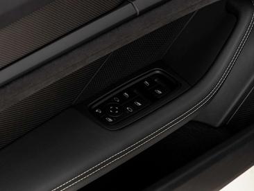Porsche Taycan GTS — photo 18