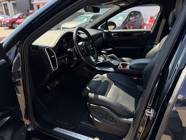 Porsche Cayenne III Turbo S — photo 20