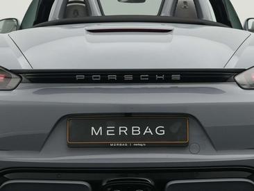 Porsche 718 Boxster S — photo 15