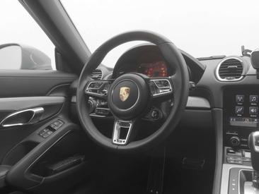Porsche 718 Boxster S — photo 17