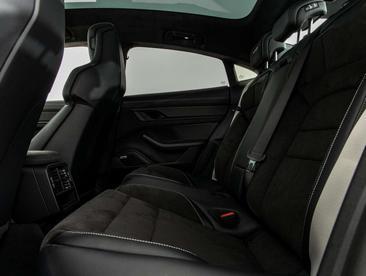 Porsche Taycan GTS — photo 34