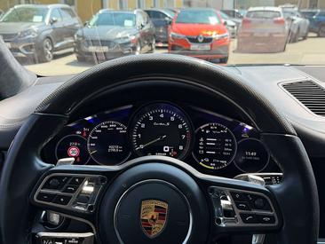 Porsche Cayenne III Turbo S — photo 31