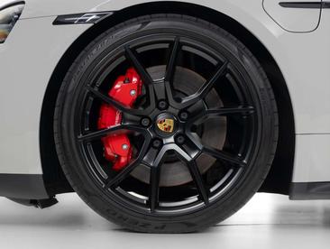 Porsche Taycan GTS — photo 37