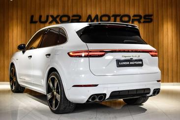 Porsche Cayenne III Turbo S — photo 7