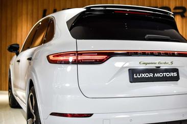 Porsche Cayenne III Turbo S — photo 8