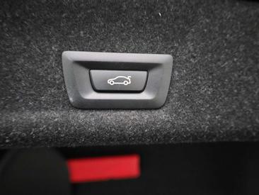 BMW Série 3 Edition 330e — photo 11